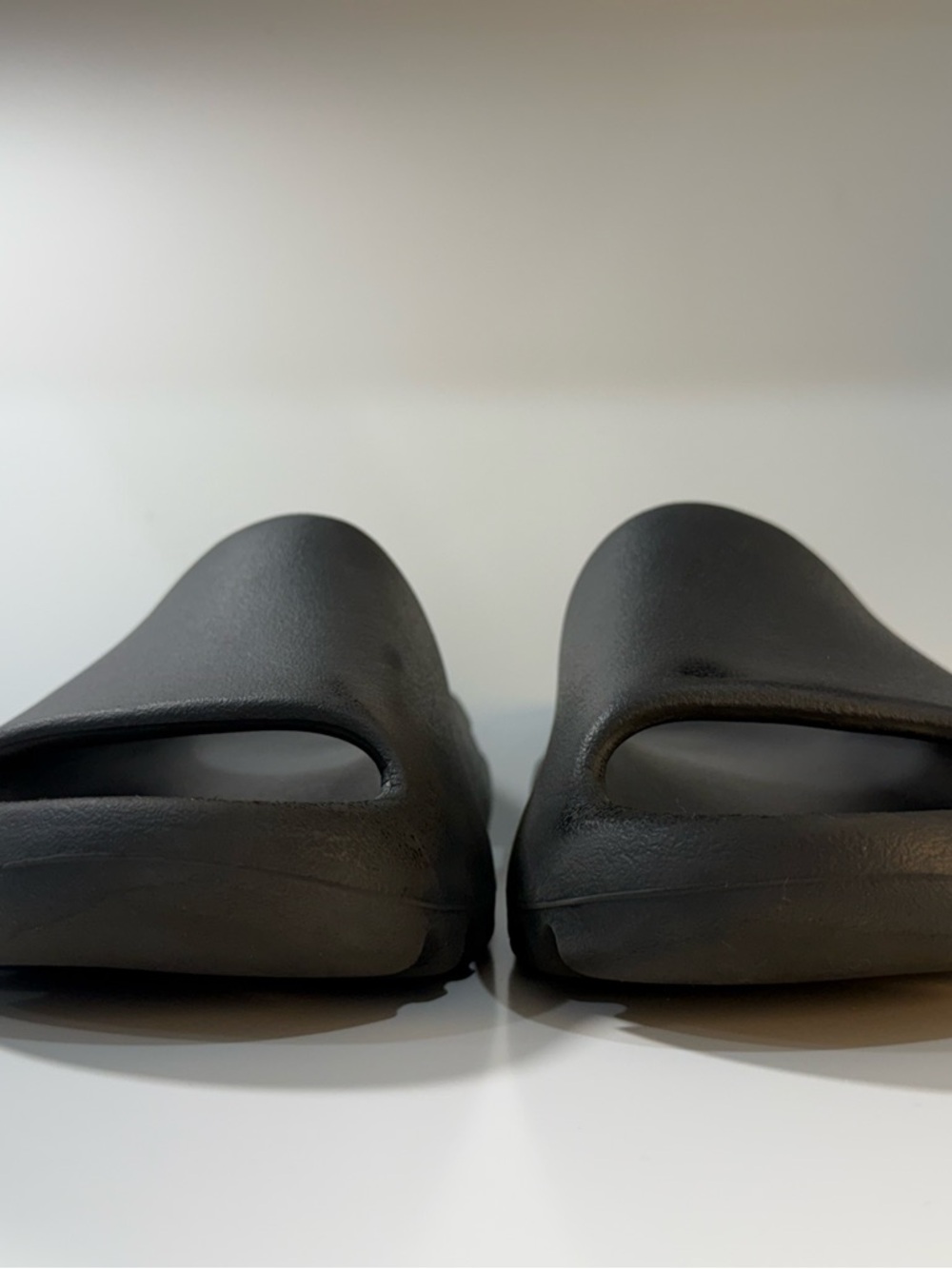 Adidas Yeezy Slide Onyx Women’s Size 5 US - Picture 9 of 16